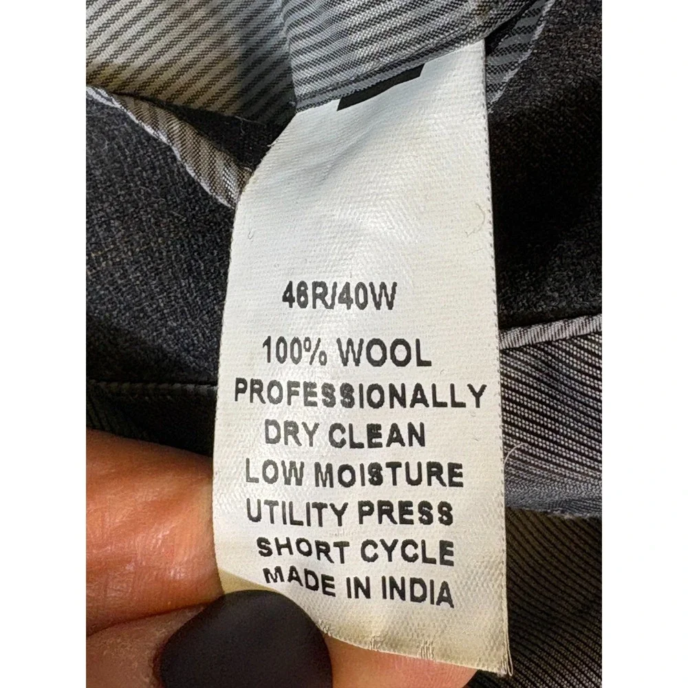 Jos A Bank Mens Gray Plaid 100% Wool Blazer 46R 1905 Jacket Tailored Fit